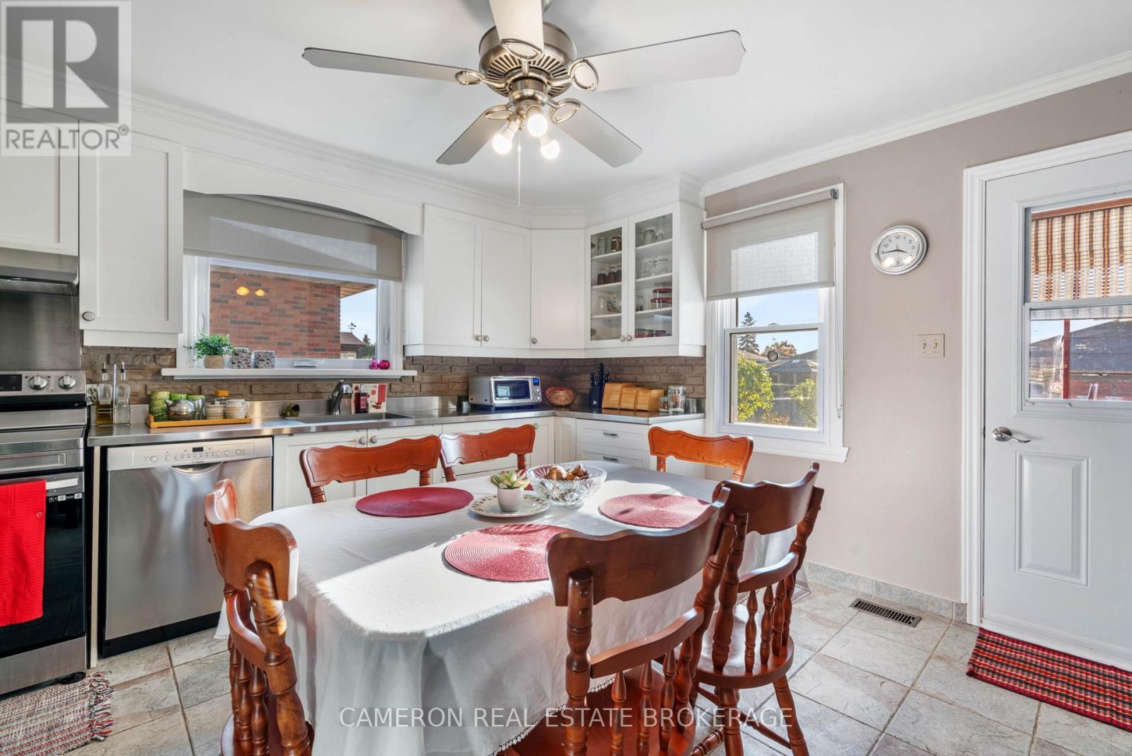 127 Anthony Street, Cornwall, Ontario  K6H 5J9 - Photo 5 - X12492574