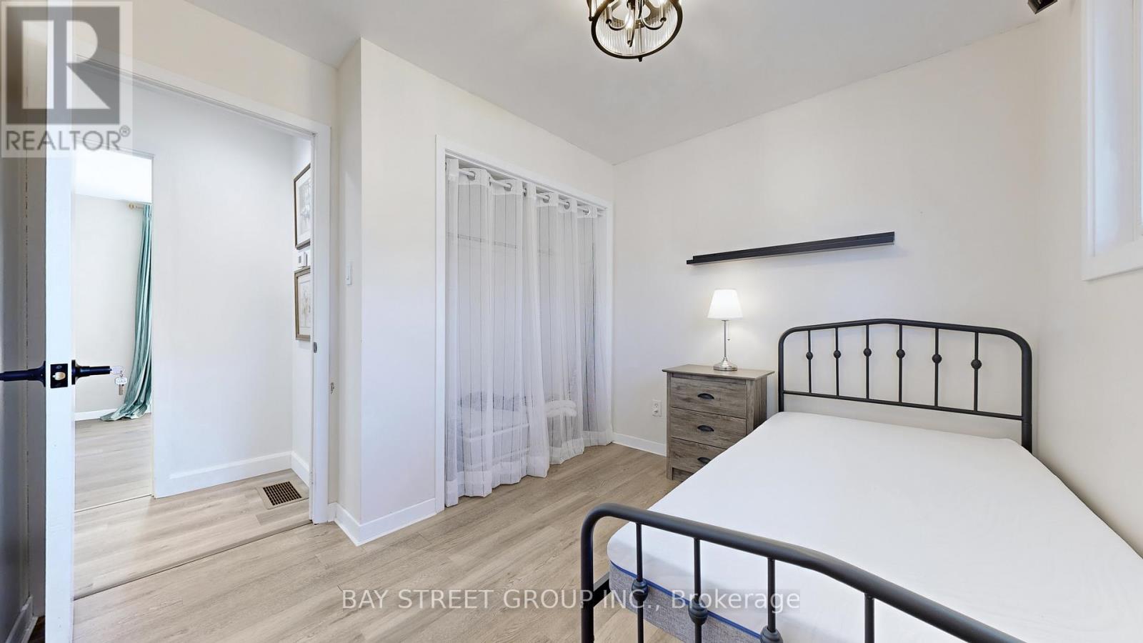 Main Floor - 142 Patterson Road, Barrie (Ardagh), Ontario  L4N 3W4 - Photo 20 - S12492194