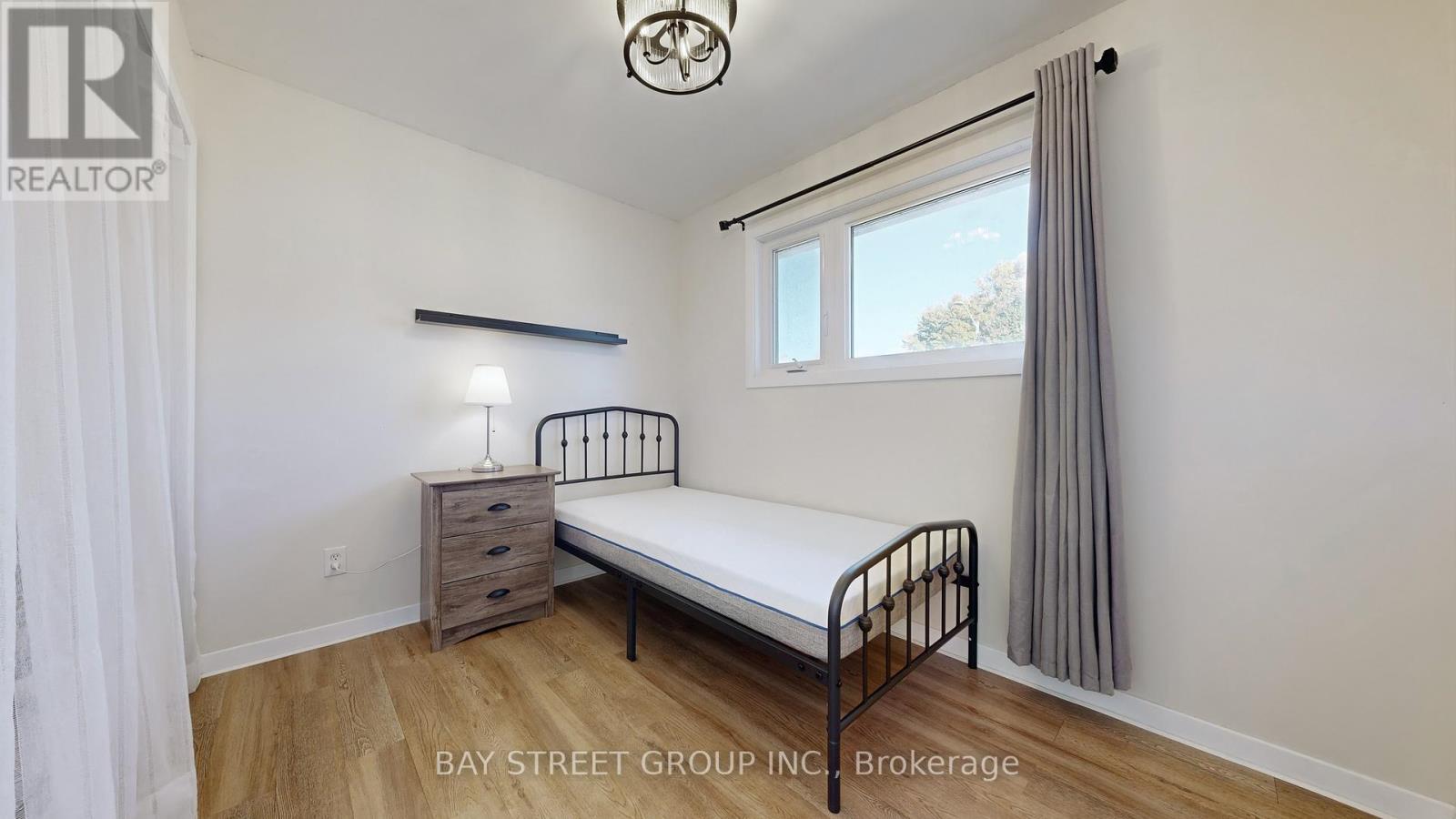 Main Floor - 142 Patterson Road, Barrie (Ardagh), Ontario  L4N 3W4 - Photo 21 - S12492194