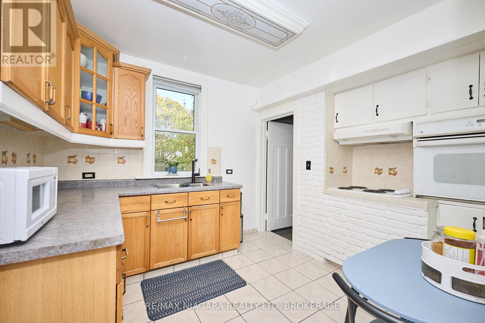 4660 Sixth Avenue, Niagara Falls (Cherrywood), Ontario  L2E 4T5 - Photo 11 - X12492496