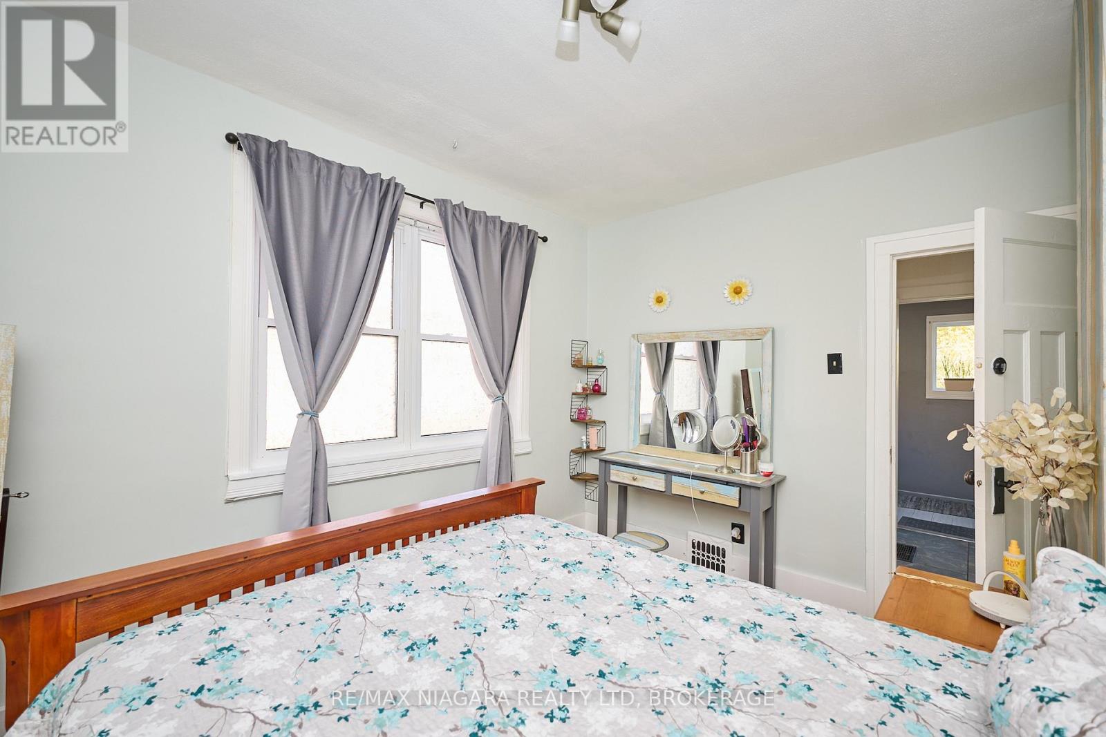 4660 Sixth Avenue, Niagara Falls (Cherrywood), Ontario  L2E 4T5 - Photo 15 - X12492496