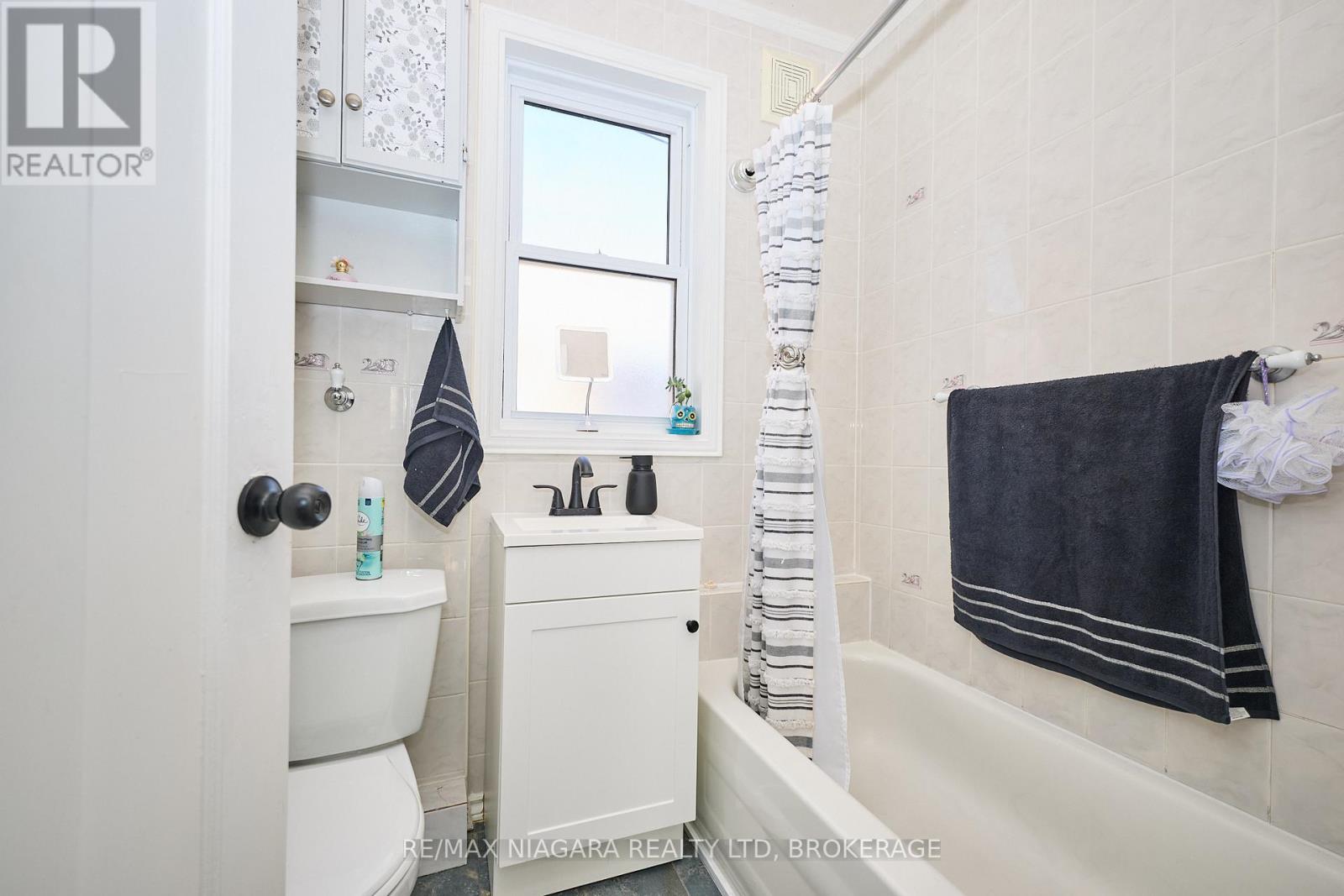 4660 Sixth Avenue, Niagara Falls (Cherrywood), Ontario  L2E 4T5 - Photo 16 - X12492496