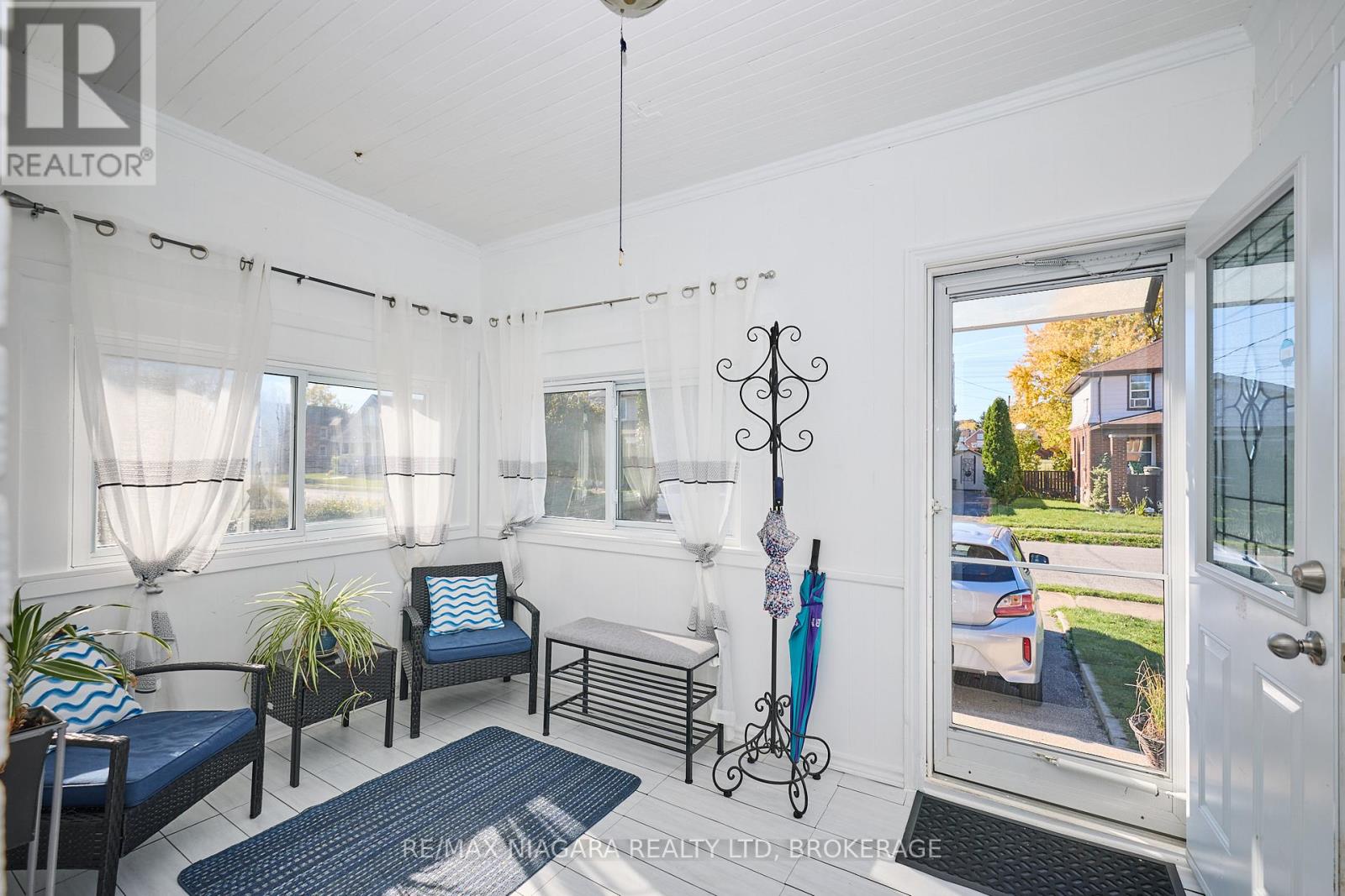 4660 Sixth Avenue, Niagara Falls (Cherrywood), Ontario  L2E 4T5 - Photo 6 - X12492496