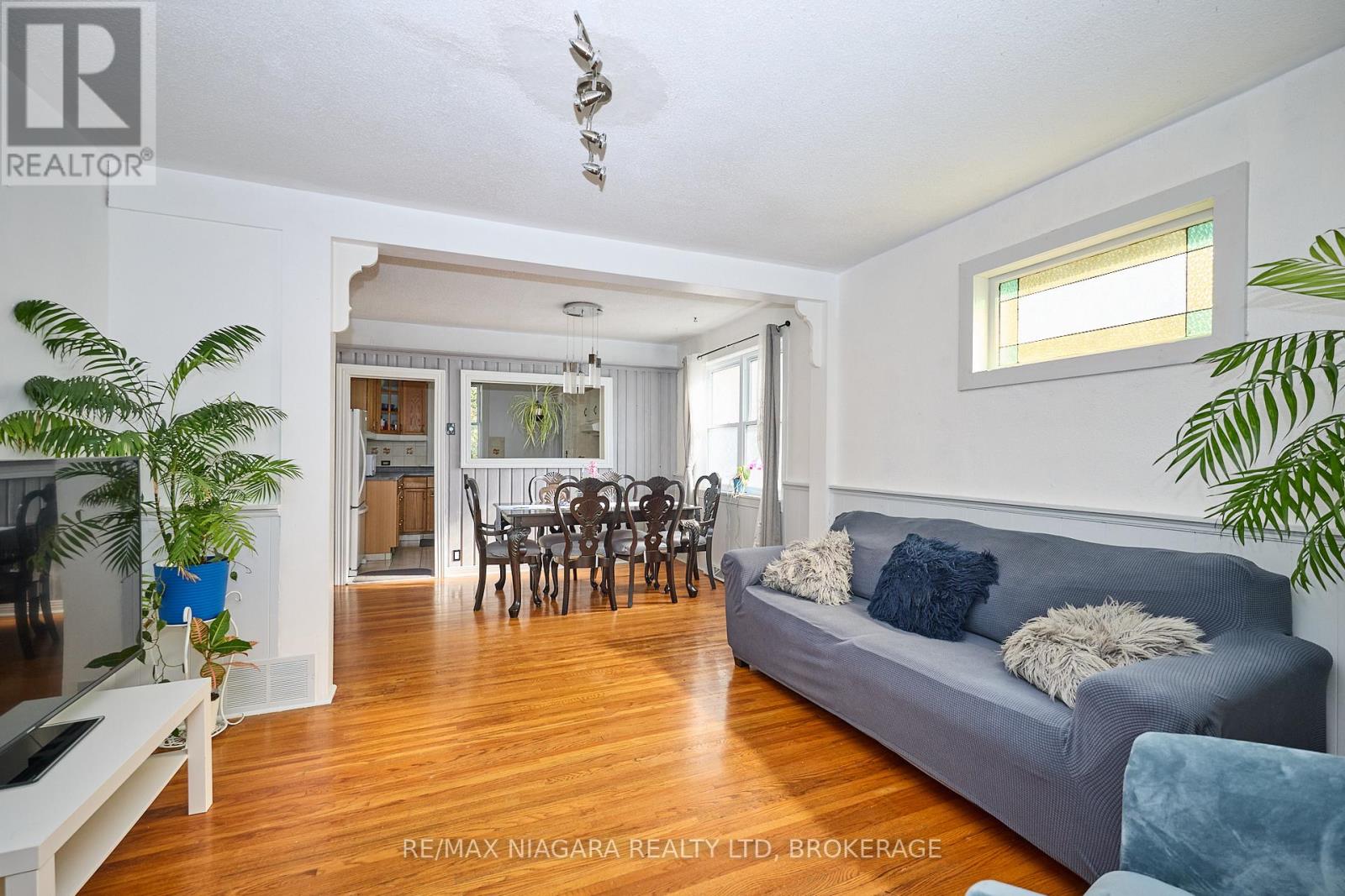 4660 Sixth Avenue, Niagara Falls (Cherrywood), Ontario  L2E 4T5 - Photo 7 - X12492496