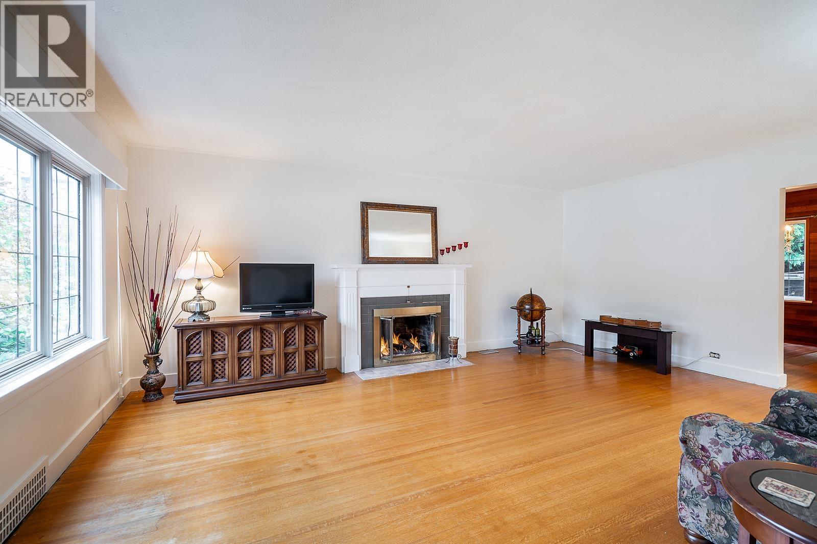 403 Sixth Avenue, New Westminster, British Columbia  V3L 1T9 - Photo 4 - R3045779