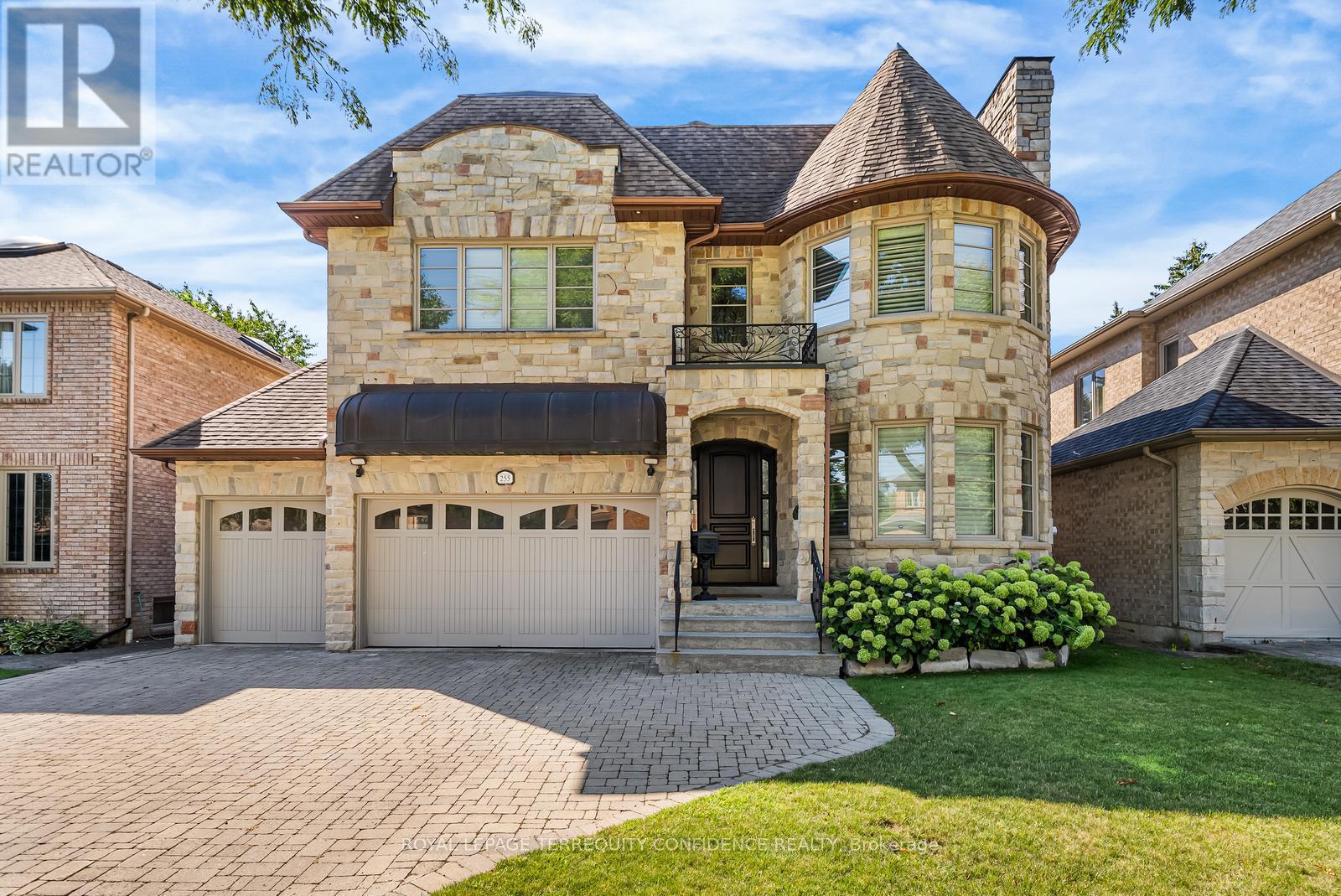 255 DUNVIEW AVENUE, toronto (willowdale east), Ontario