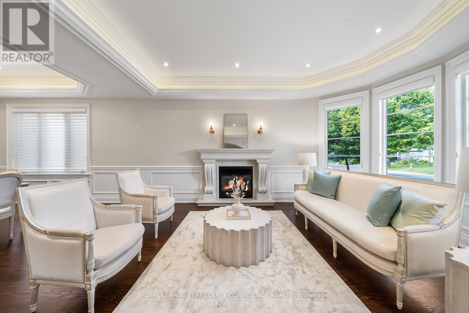 255 Dunview Avenue, Toronto (Willowdale East), Ontario  M2N 4J3 - Photo 2 - C12490160