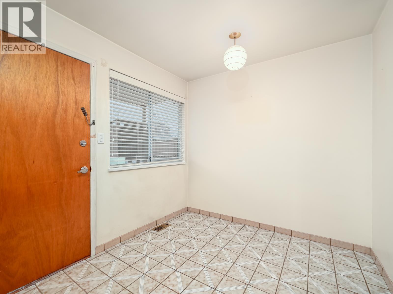 3226 E 1st Avenue, Vancouver, British Columbia  V5M 1B8 - Photo 4 - R3063323