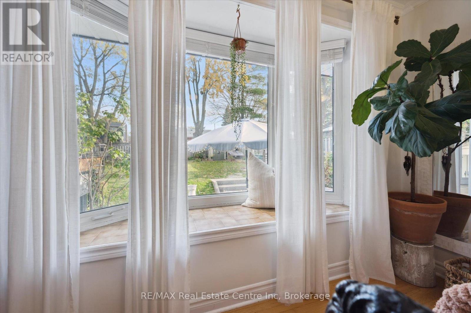 19 Cadillac Drive, Guelph, Ontario  N1E 2B4 - Photo 10 - X12492468