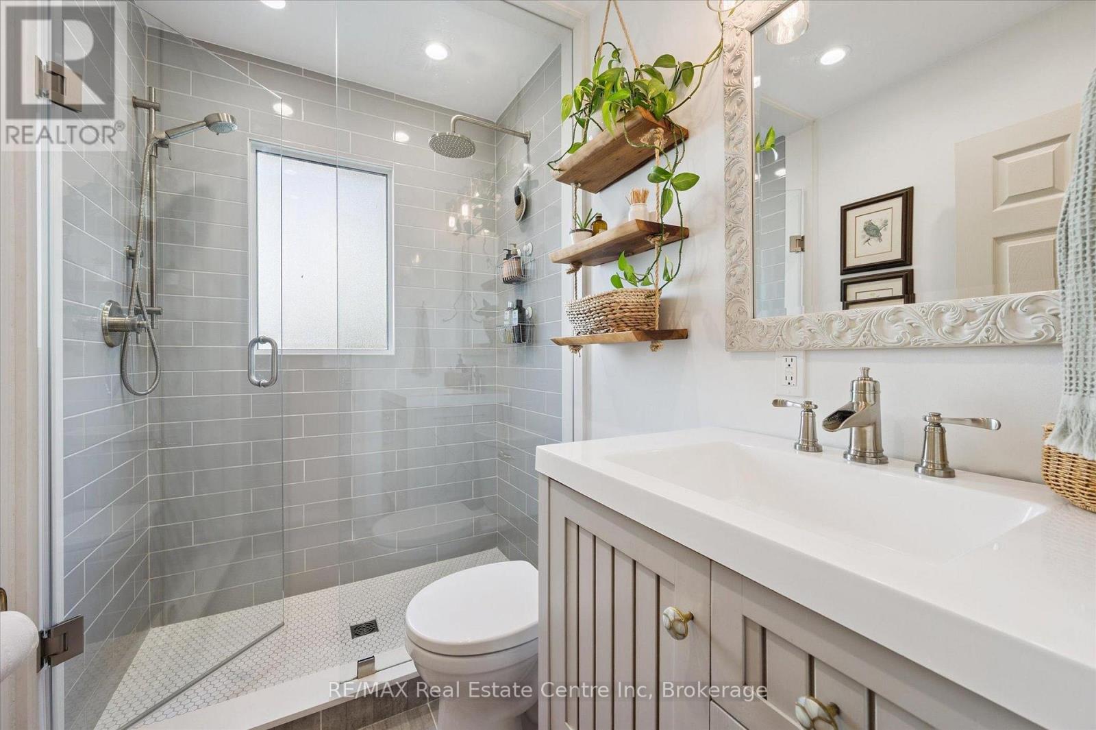 19 Cadillac Drive, Guelph, Ontario  N1E 2B4 - Photo 12 - X12492468