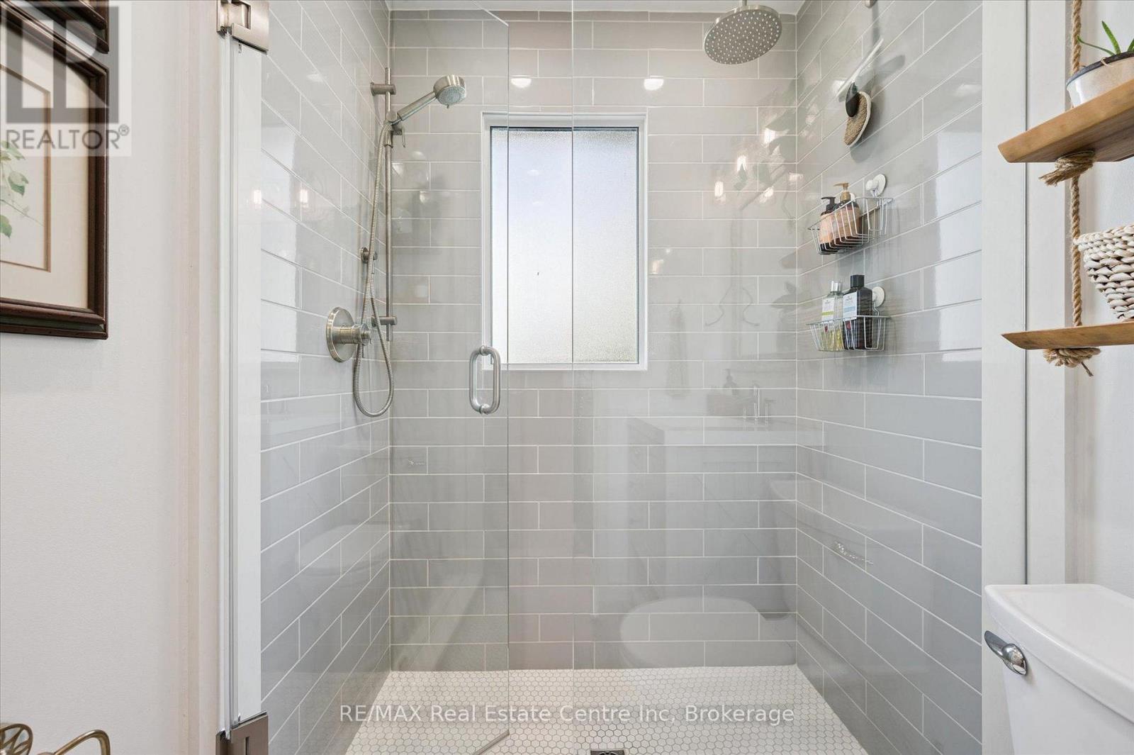 19 Cadillac Drive, Guelph, Ontario  N1E 2B4 - Photo 13 - X12492468