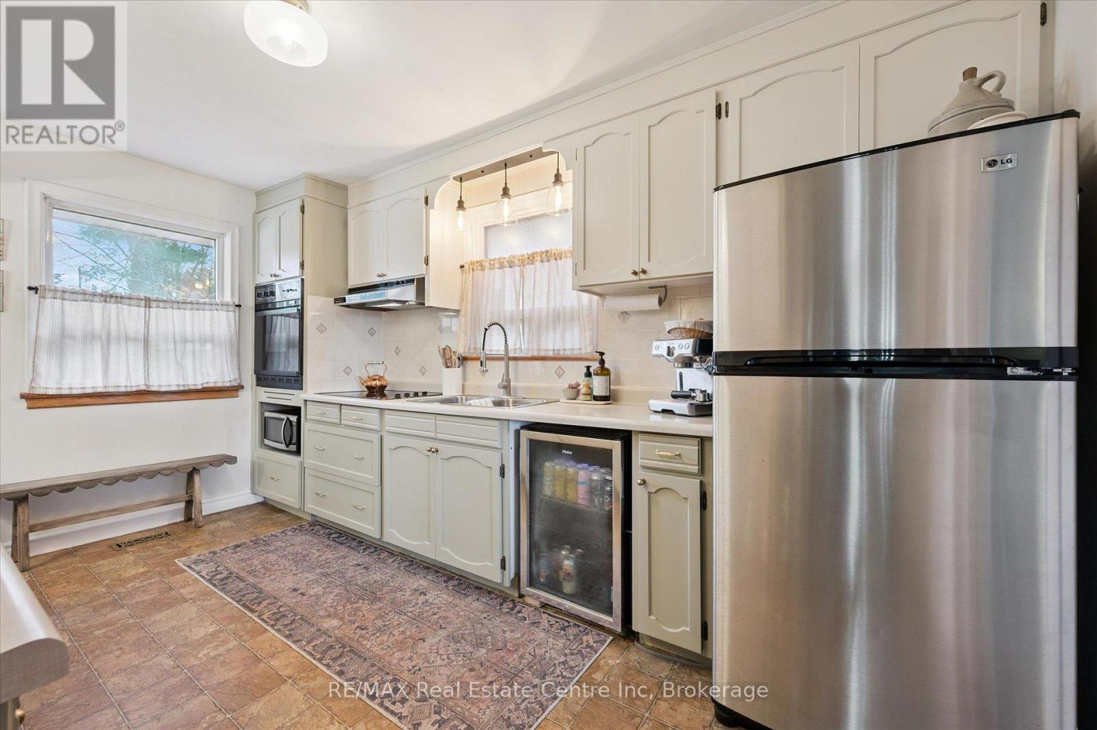 19 Cadillac Drive, Guelph, Ontario  N1E 2B4 - Photo 7 - X12492468