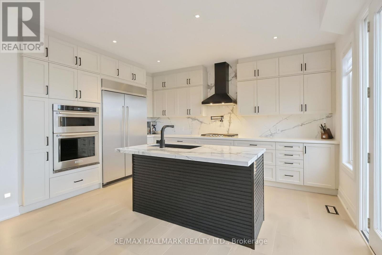 61 Strathgreen Lane, Georgina, Ontario  L4P 0J3 - Photo 14 - N12482277