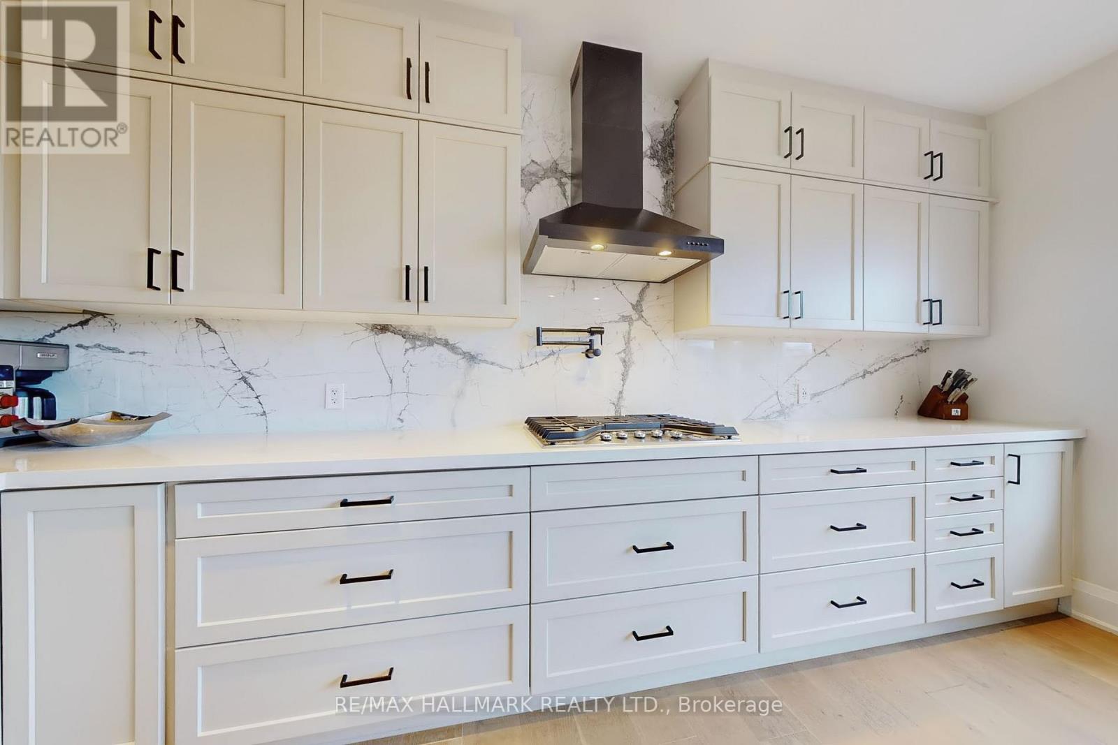 61 Strathgreen Lane, Georgina, Ontario  L4P 0J3 - Photo 19 - N12482277