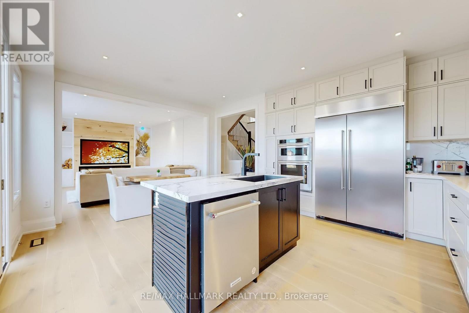 61 Strathgreen Lane, Georgina, Ontario  L4P 0J3 - Photo 20 - N12482277