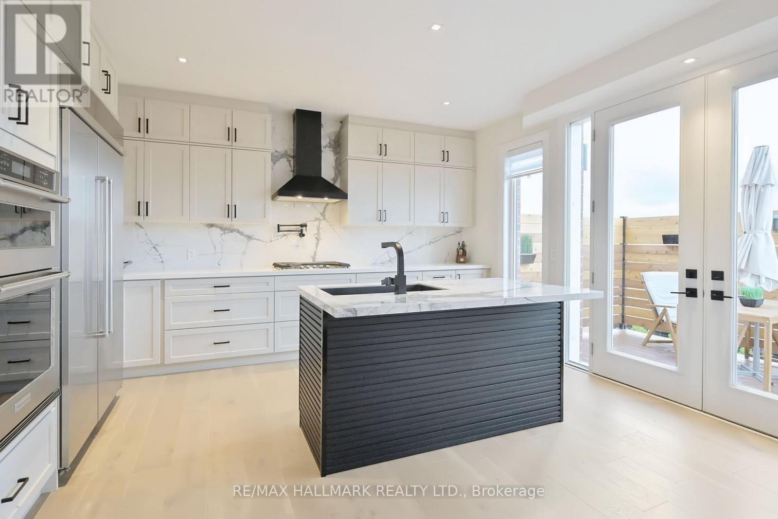 61 Strathgreen Lane, Georgina, Ontario  L4P 0J3 - Photo 16 - N12482277