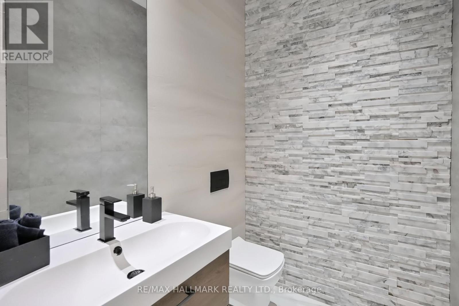 61 Strathgreen Lane, Georgina, Ontario  L4P 0J3 - Photo 28 - N12482277