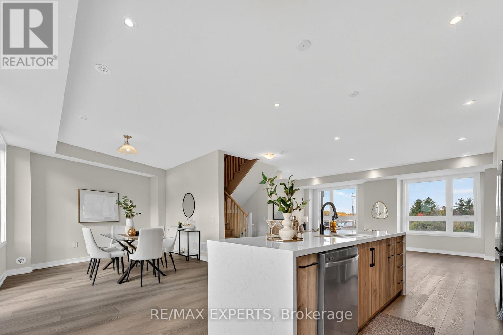 3082 Harasym Trail, Oakville, Ontario  L6M 5R2 - Photo 12 - W12492112