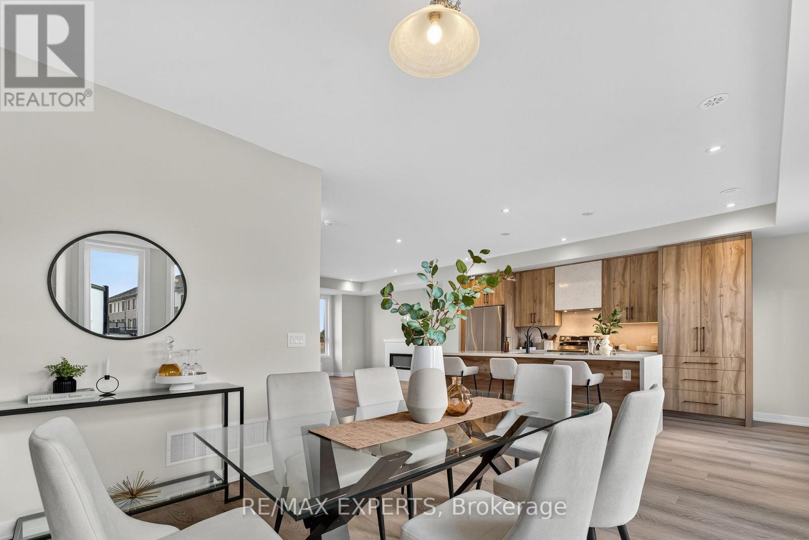 3082 Harasym Trail, Oakville, Ontario  L6M 5R2 - Photo 15 - W12492112