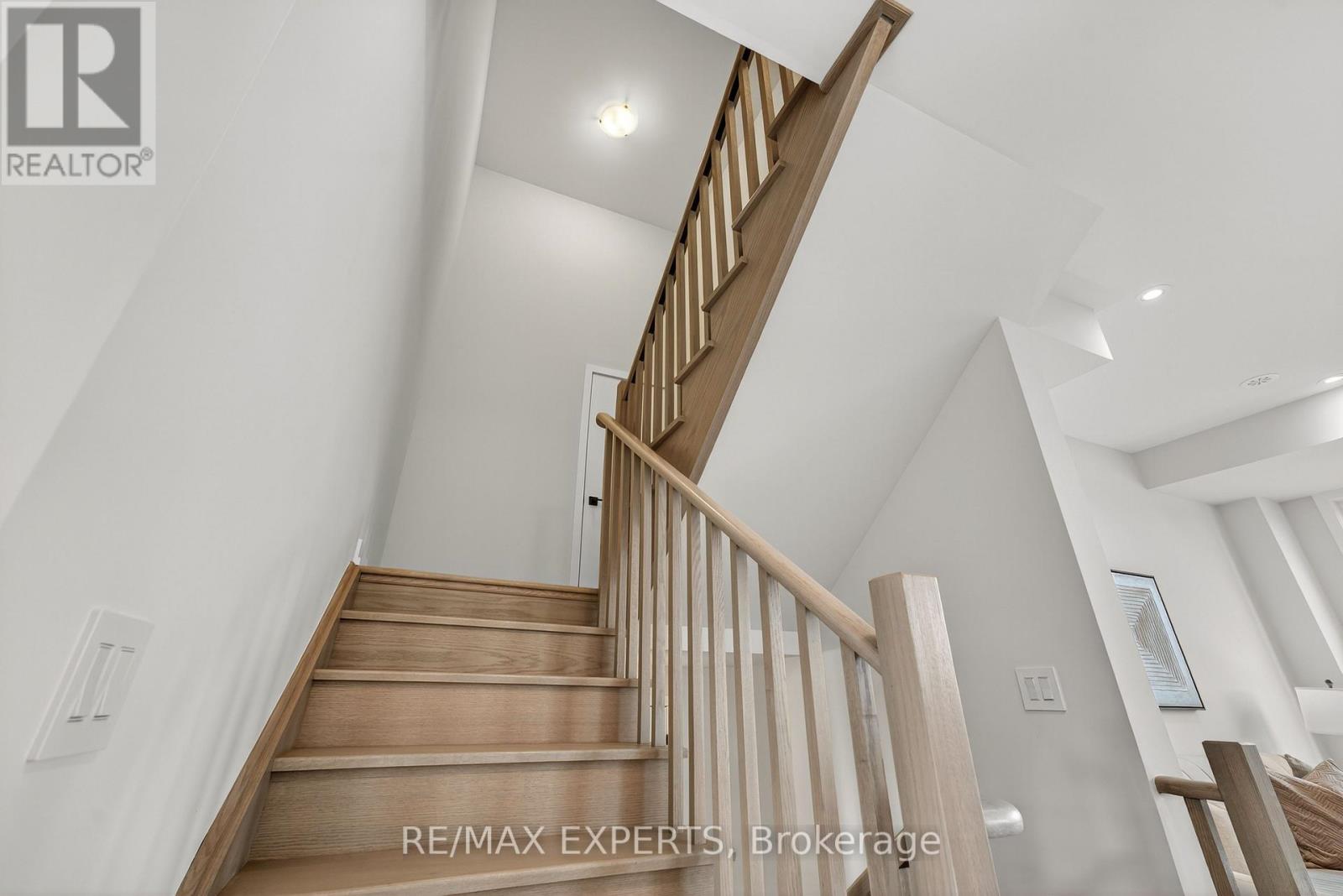 3082 Harasym Trail, Oakville, Ontario  L6M 5R2 - Photo 18 - W12492112