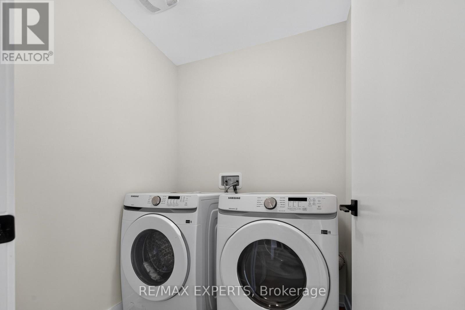 3082 Harasym Trail, Oakville, Ontario  L6M 5R2 - Photo 27 - W12492112