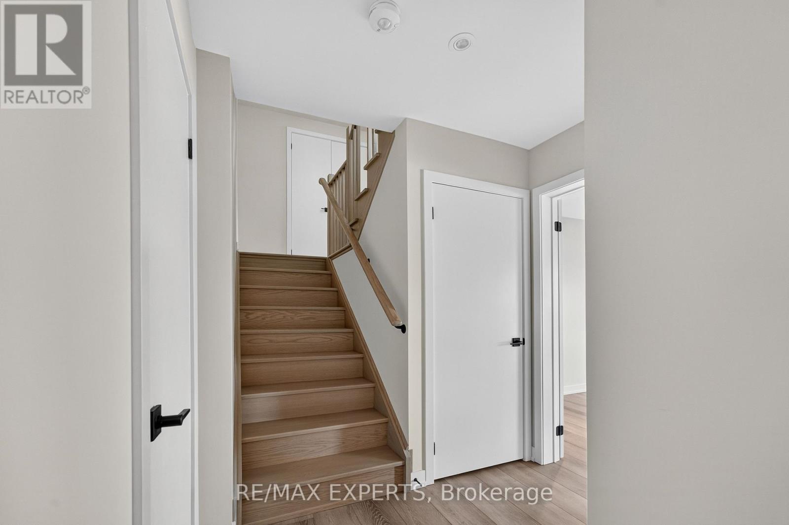 3082 Harasym Trail, Oakville, Ontario  L6M 5R2 - Photo 35 - W12492112