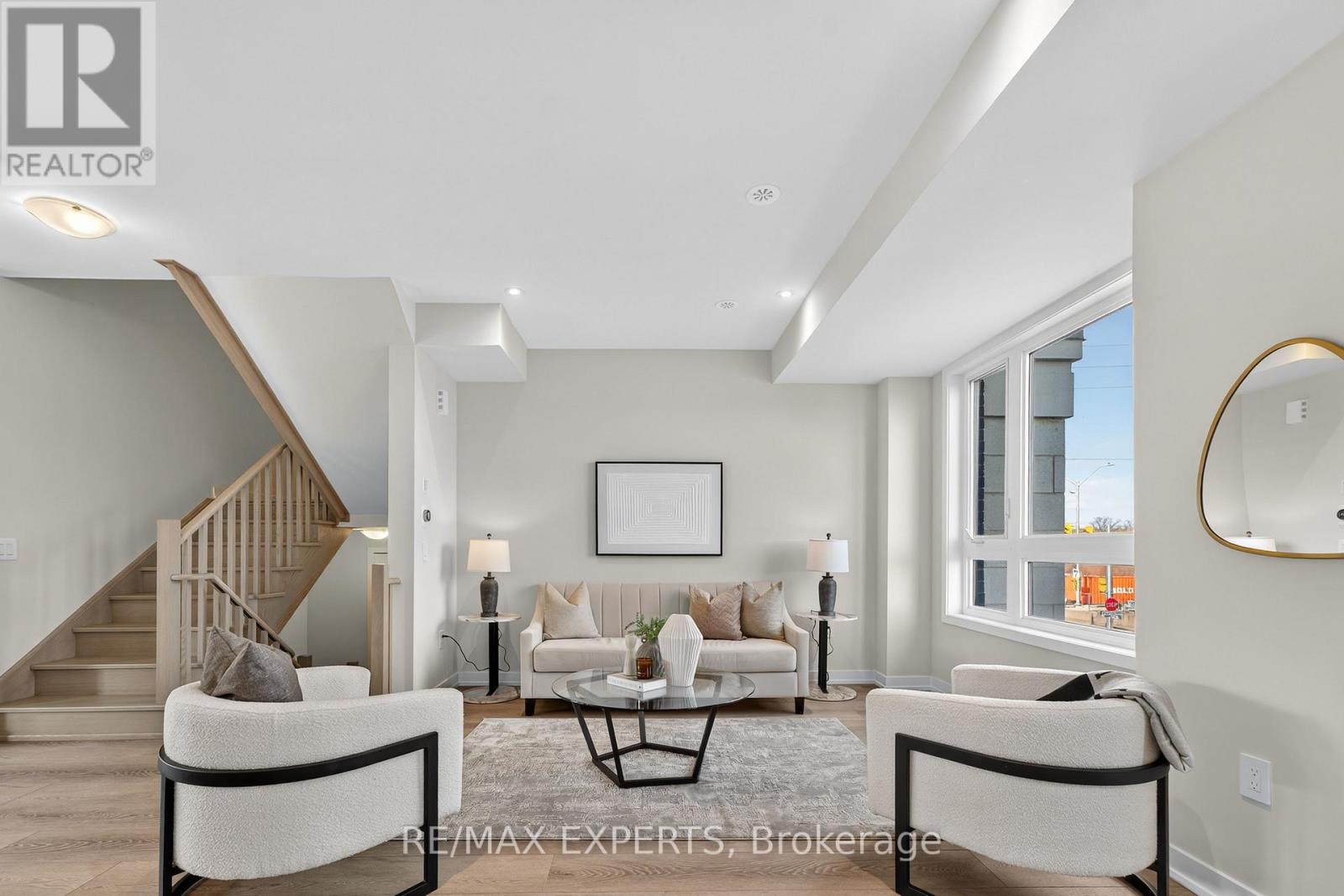 3082 Harasym Trail, Oakville, Ontario  L6M 5R2 - Photo 6 - W12492112