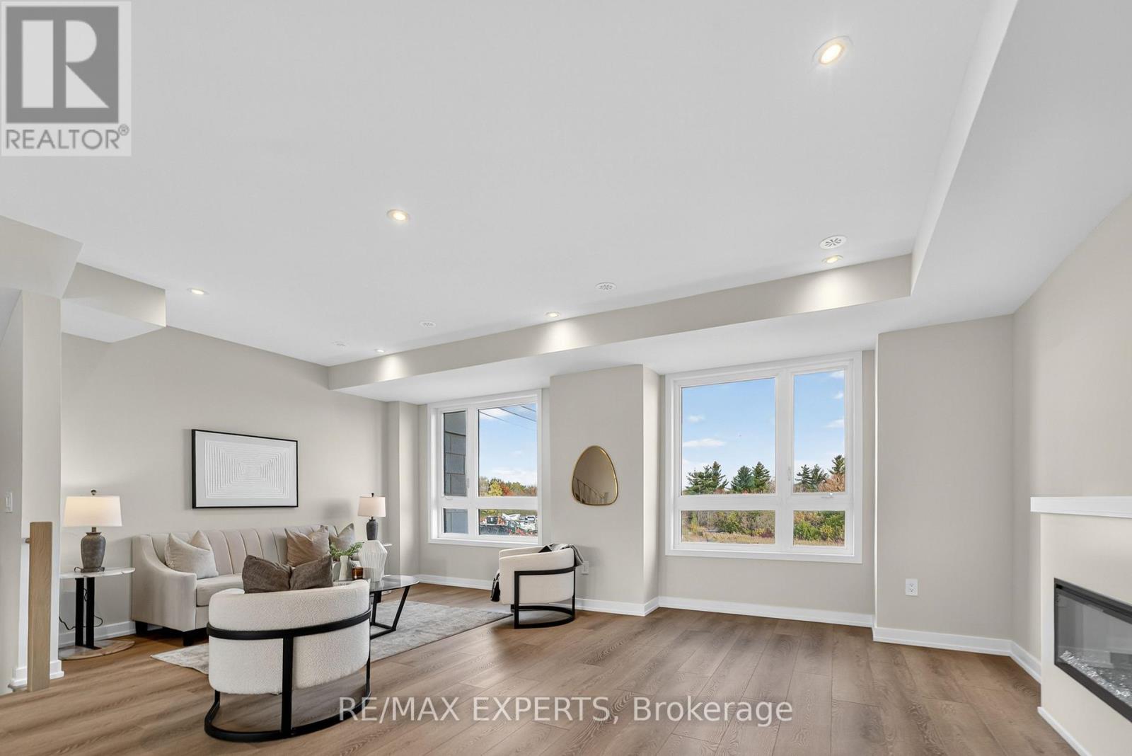 3082 Harasym Trail, Oakville, Ontario  L6M 5R2 - Photo 7 - W12492112