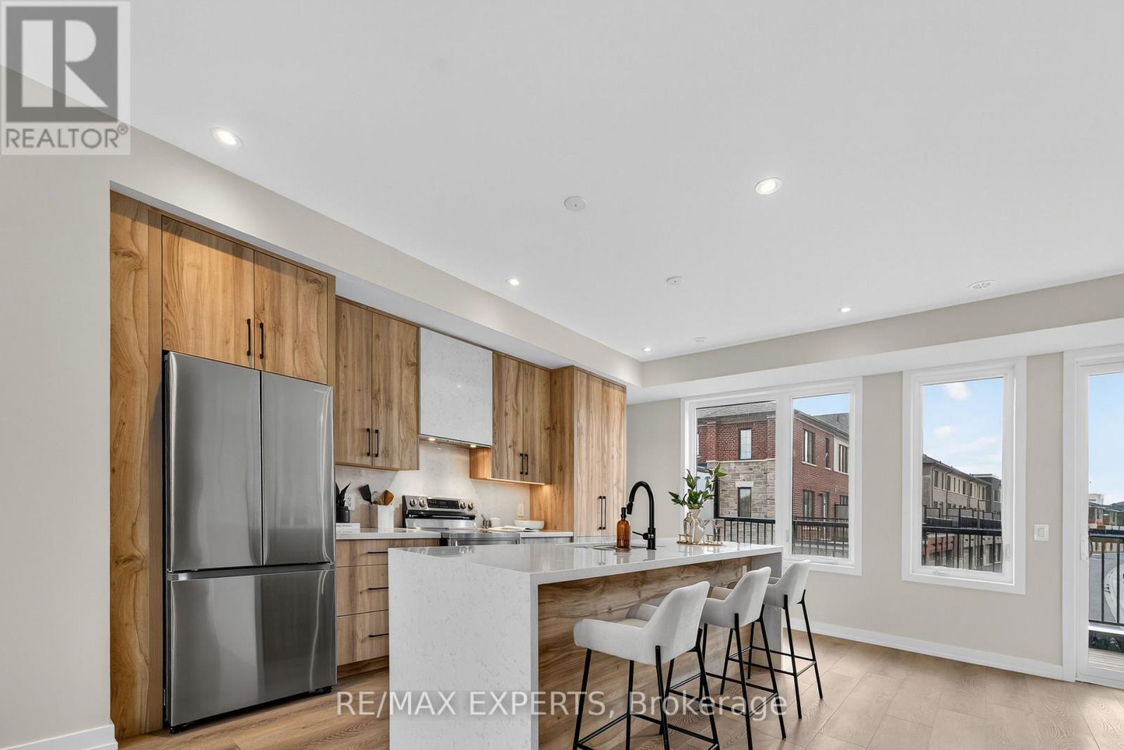 3082 Harasym Trail, Oakville, Ontario  L6M 5R2 - Photo 9 - W12492112