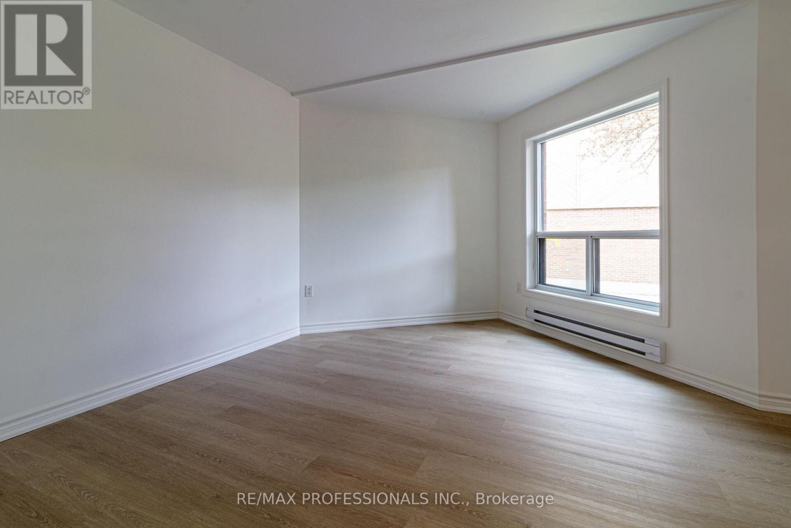 49 - 2035 South Millway, Mississauga, Ontario  L5L 1R7 - Photo 4 - W12492114