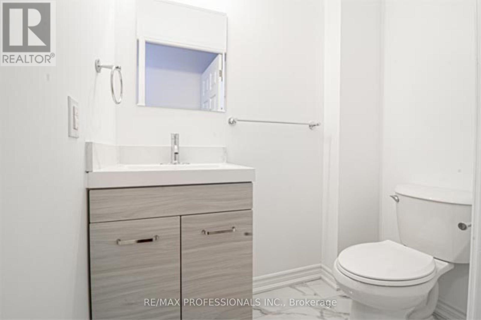 49 - 2035 South Millway, Mississauga, Ontario  L5L 1R7 - Photo 9 - W12492114