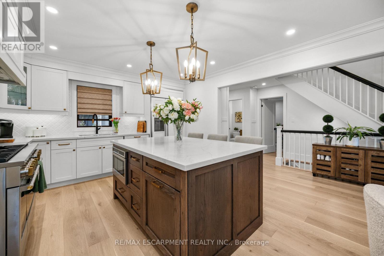 1390 Halifax Place, Burlington, Ontario  L7S 1J6 - Photo 16 - W12492118