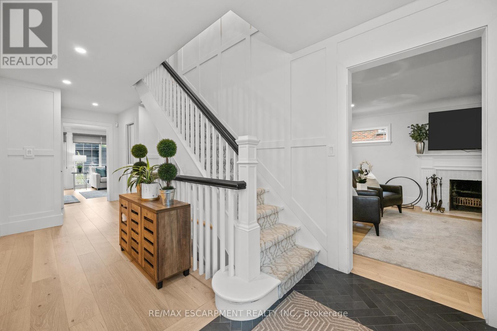 1390 Halifax Place, Burlington, Ontario  L7S 1J6 - Photo 23 - W12492118