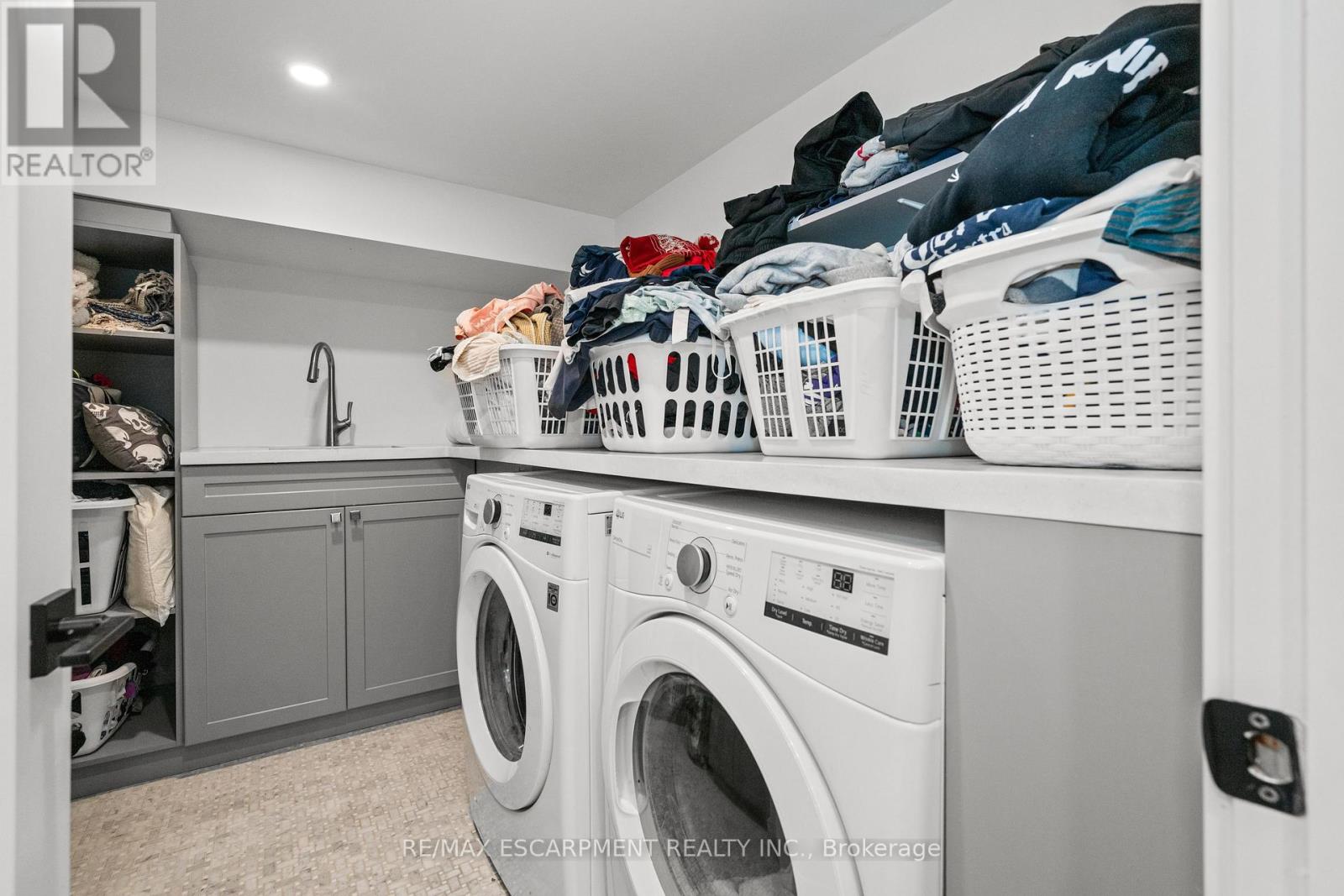 1390 Halifax Place, Burlington, Ontario  L7S 1J6 - Photo 33 - W12492118