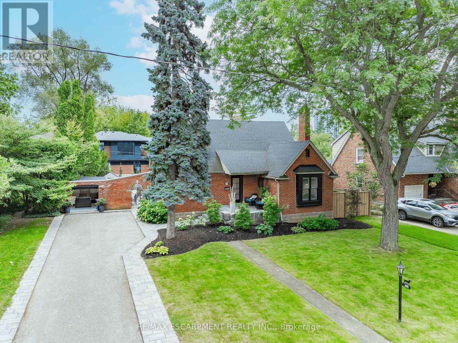 1390 Halifax Place, Burlington, Ontario  L7S 1J6 - Photo 46 - W12492118