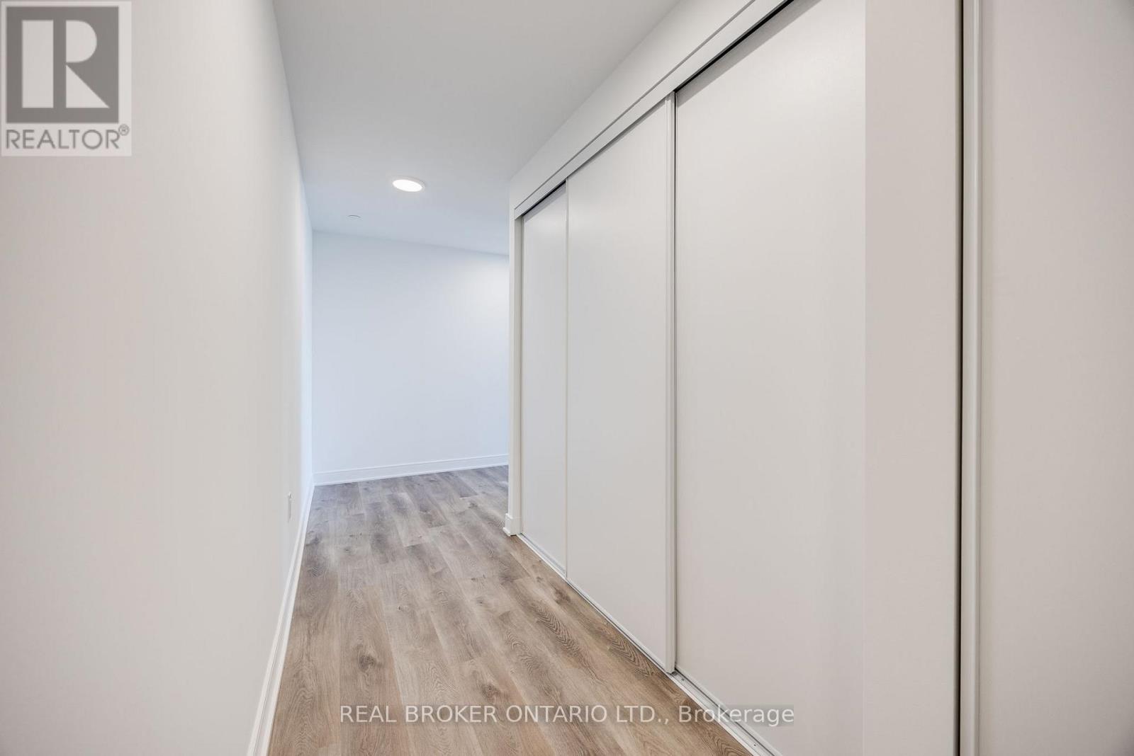 1602 - 86 Dundas Street E, Mississauga, Ontario  L5A 0B1 - Photo 9 - W12492160