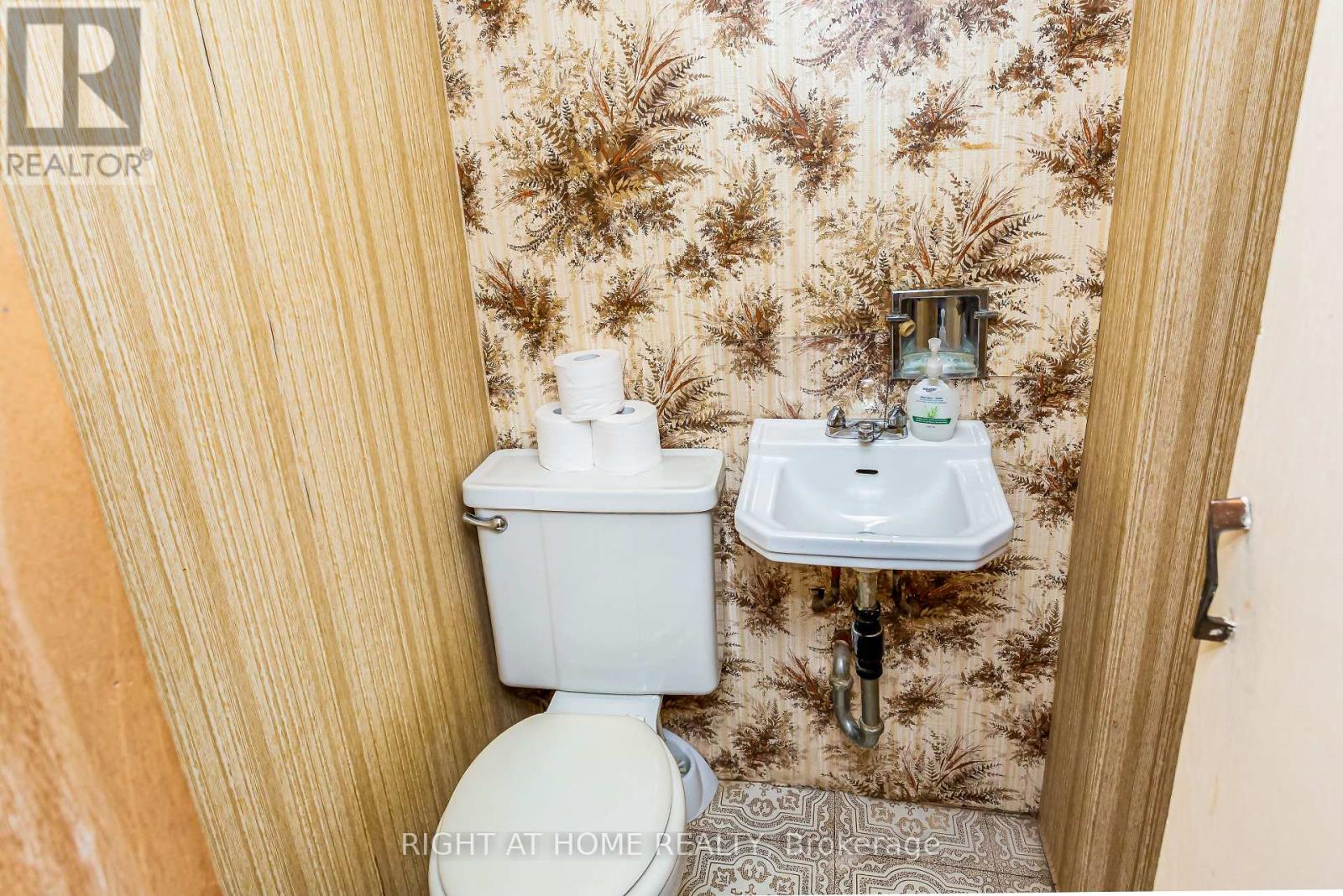 411 Maplehurst Avenue, Oakville, Ontario  L6L 4Y3 - Photo 22 - W12492180