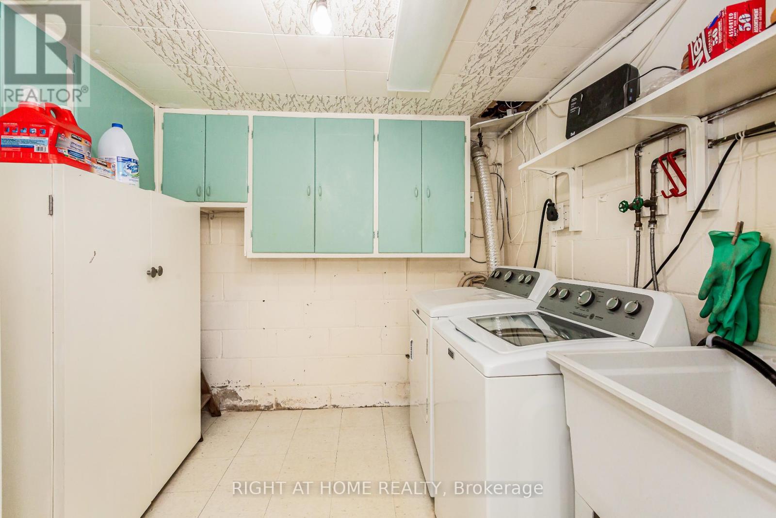 411 Maplehurst Avenue, Oakville, Ontario  L6L 4Y3 - Photo 23 - W12492180