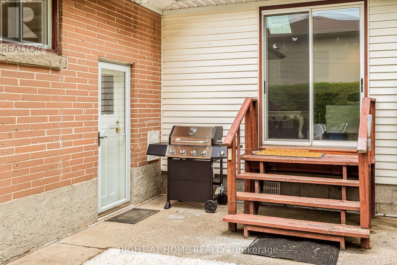 411 Maplehurst Avenue, Oakville, Ontario  L6L 4Y3 - Photo 24 - W12492180