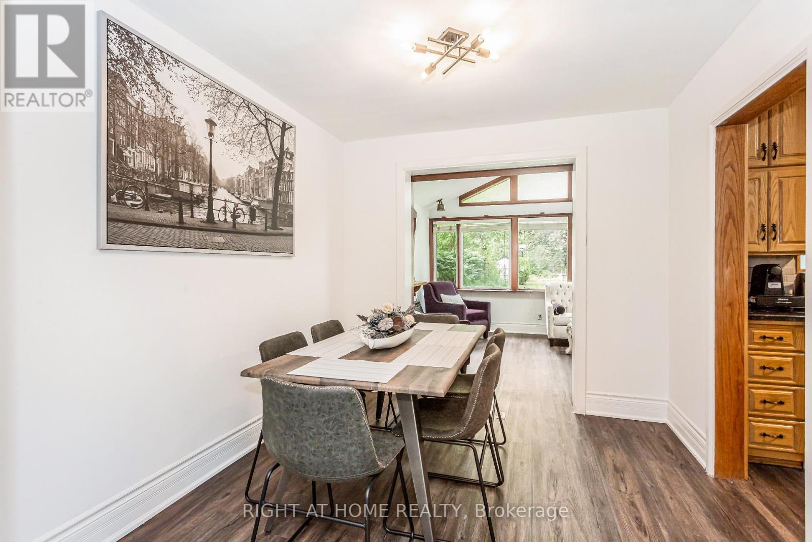 411 Maplehurst Avenue, Oakville, Ontario  L6L 4Y3 - Photo 9 - W12492180