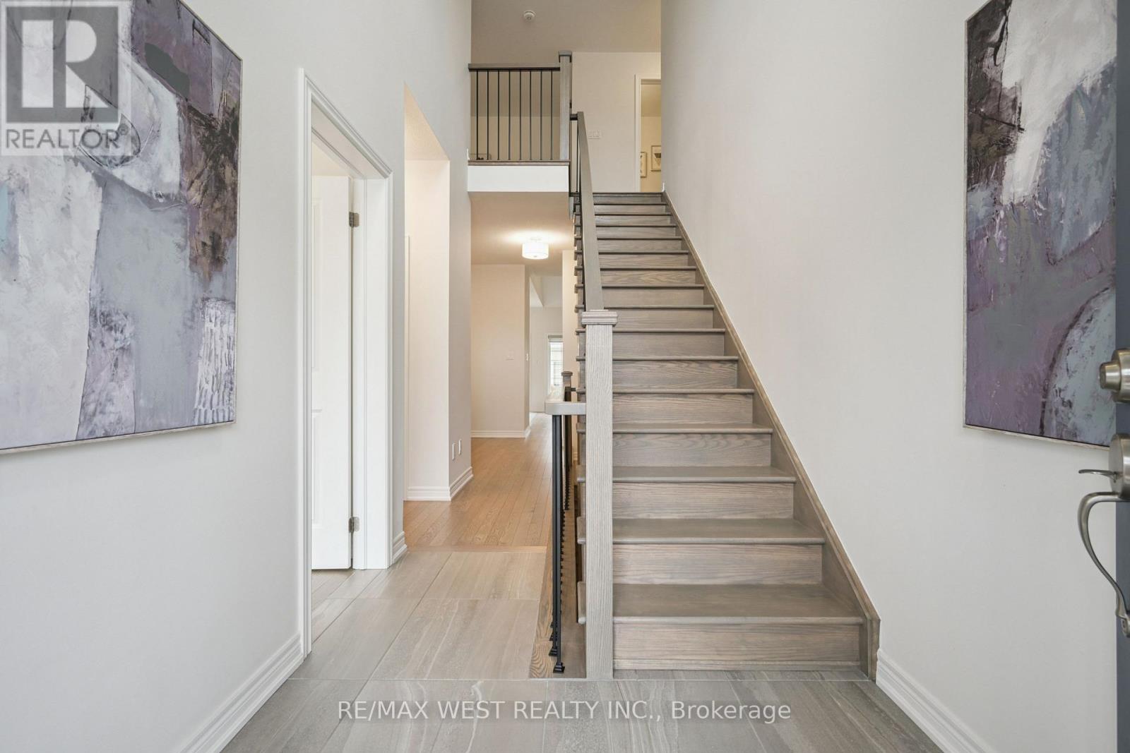 4 Clermiston Crescent, Brampton, Ontario  L6R 3W9 - Photo 2 - W12492190