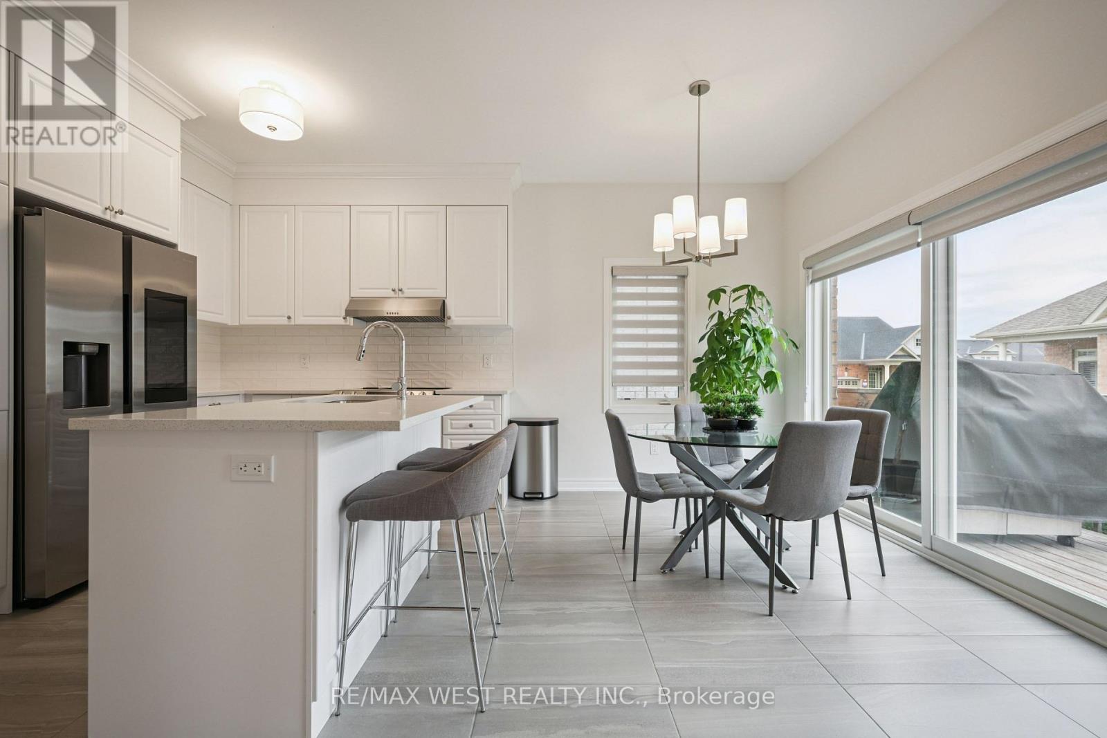 4 Clermiston Crescent, Brampton, Ontario  L6R 3W9 - Photo 4 - W12492190