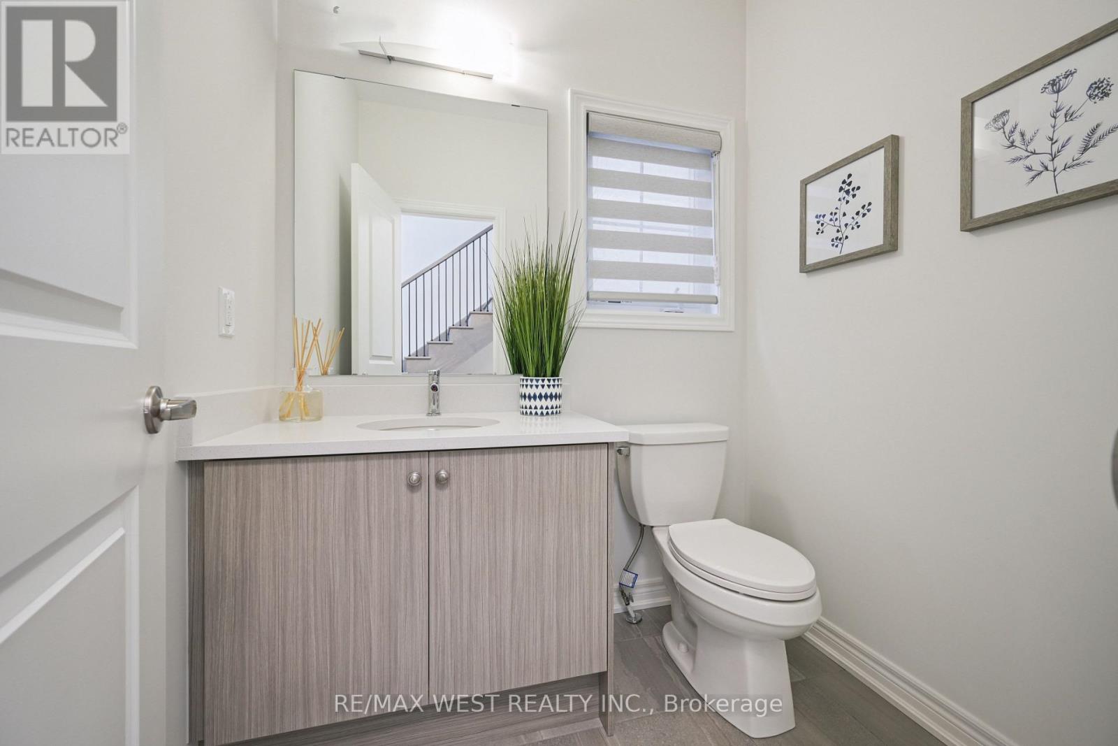 4 Clermiston Crescent, Brampton, Ontario  L6R 3W9 - Photo 9 - W12492190