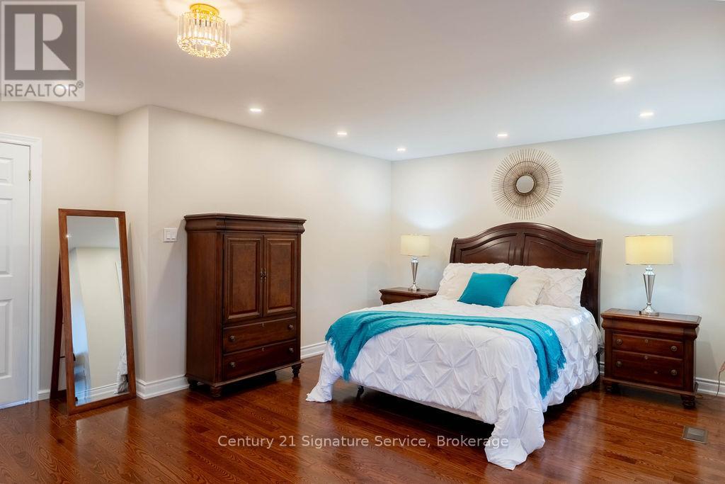 5580 Millbrook Lane, Mississauga, Ontario  L5M 3X9 - Photo 19 - W12492222