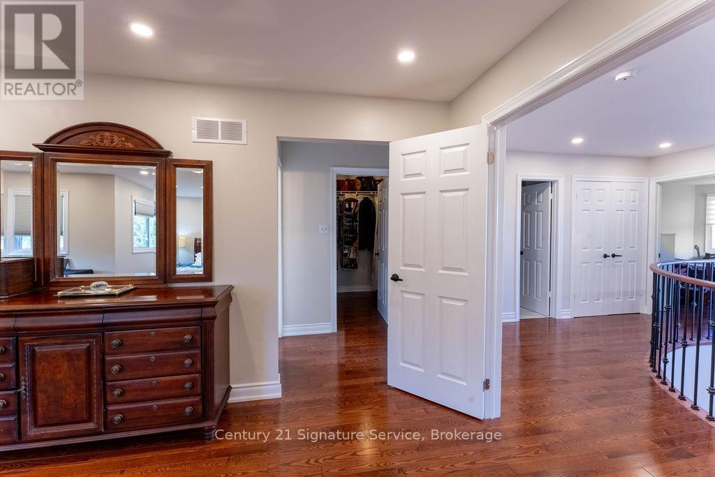 5580 Millbrook Lane, Mississauga, Ontario  L5M 3X9 - Photo 22 - W12492222