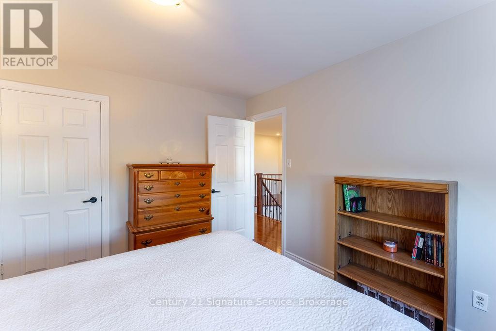 5580 Millbrook Lane, Mississauga, Ontario  L5M 3X9 - Photo 31 - W12492222