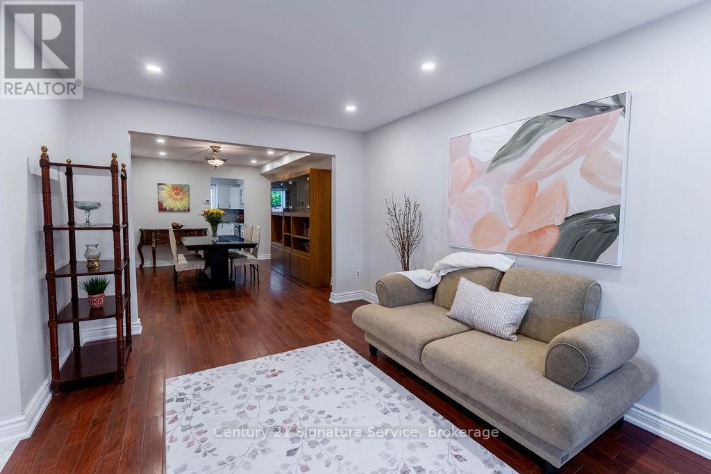 5580 Millbrook Lane, Mississauga, Ontario  L5M 3X9 - Photo 5 - W12492222