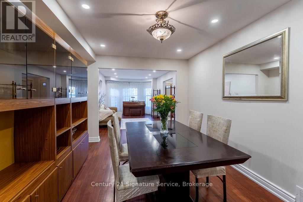 5580 Millbrook Lane, Mississauga, Ontario  L5M 3X9 - Photo 7 - W12492222