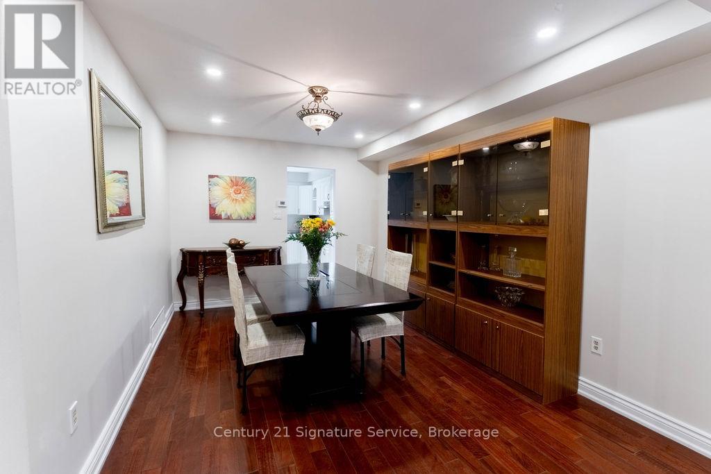 5580 Millbrook Lane, Mississauga, Ontario  L5M 3X9 - Photo 8 - W12492222