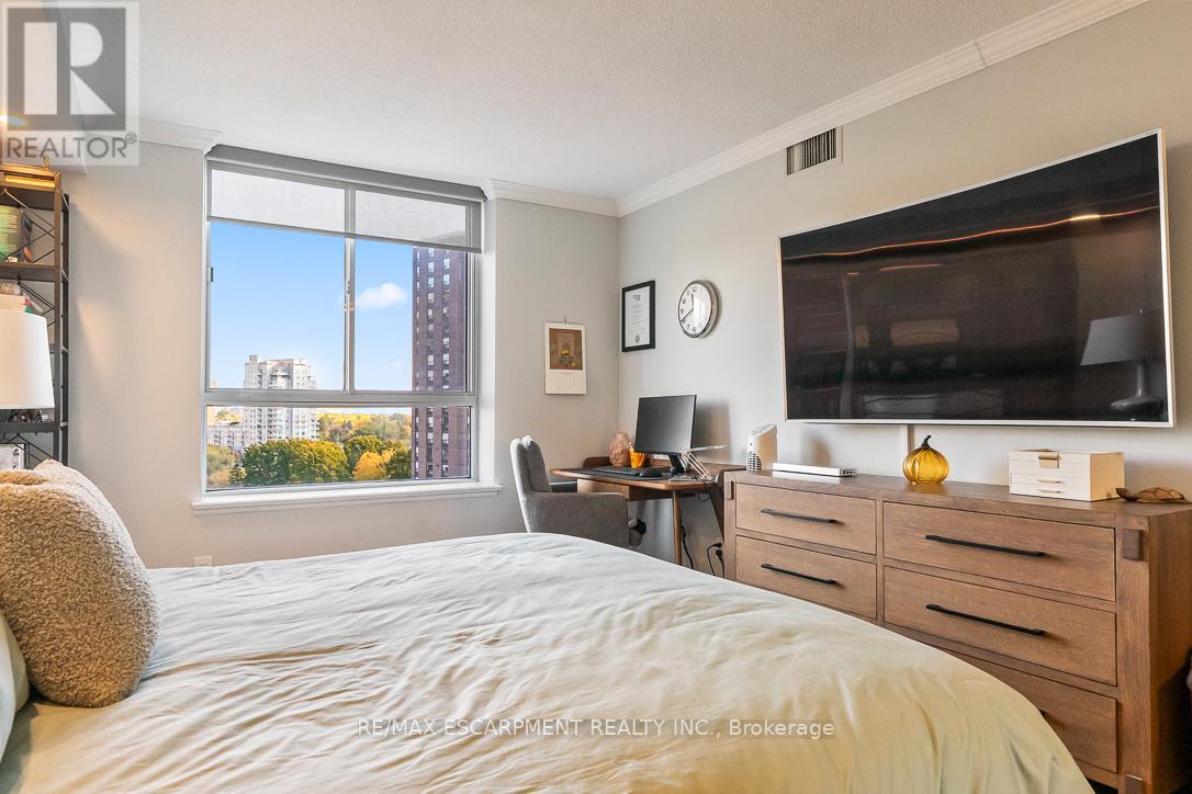 1015 - 1485 Lakeshore Road, Mississauga, Ontario  L5E 3G2 - Photo 14 - W12492228